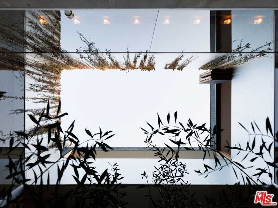 21 27th Avenue - Photo 4 of 37