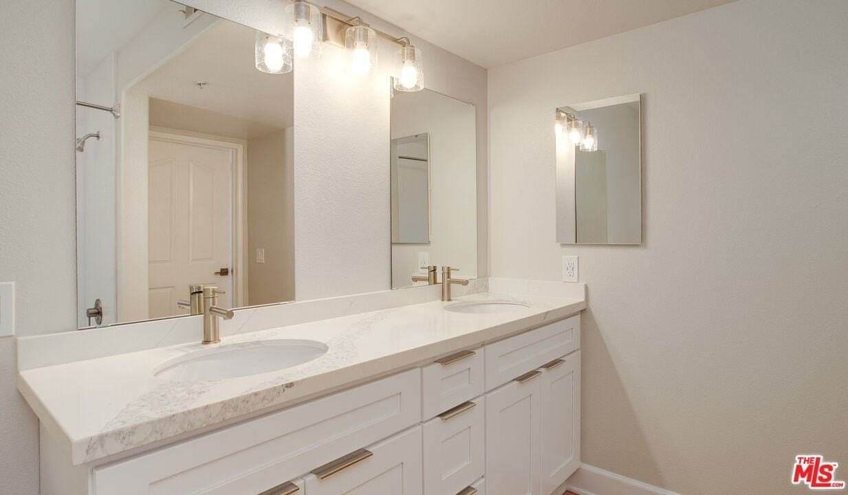 5551 W 6th St Apt 3415 #3-415 - Photo 5 of 14