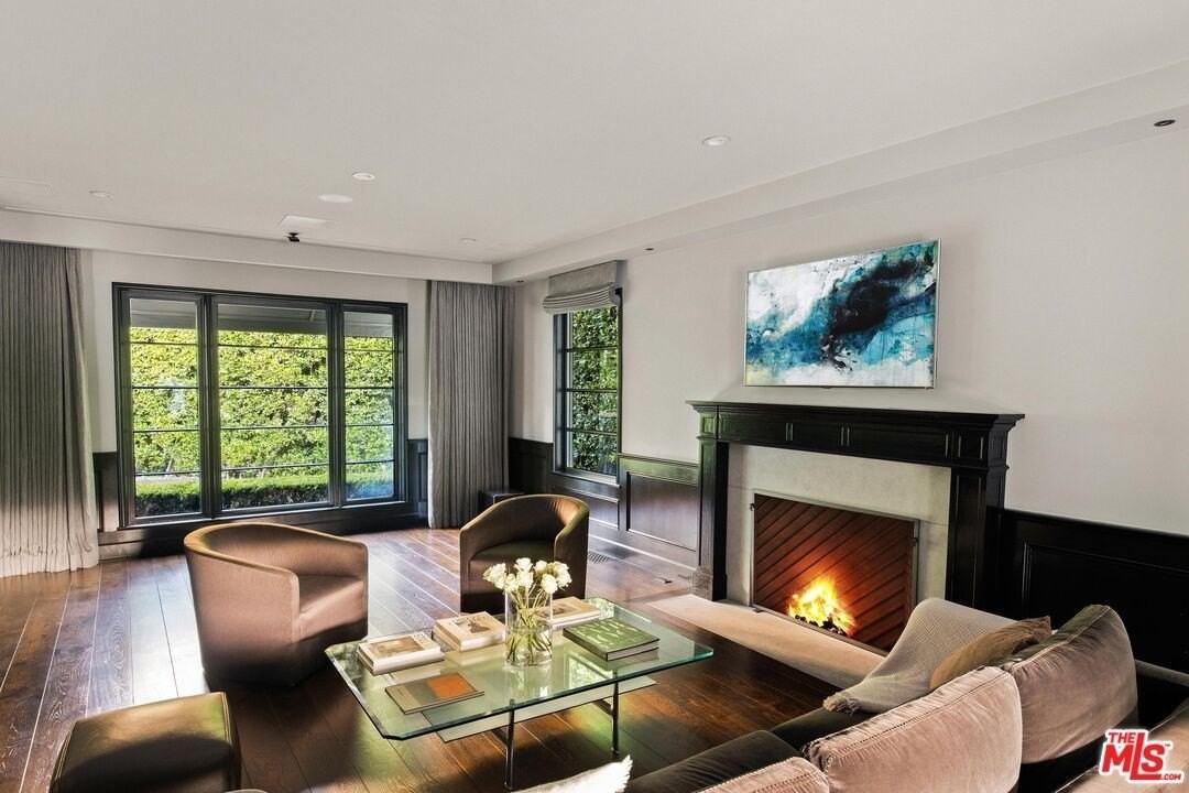 1443 North Doheny Drive - Photo 7 of 26