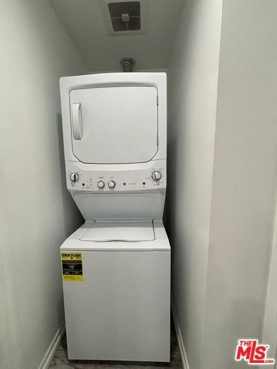 8369 Deering Ave - Photo 6 of 9