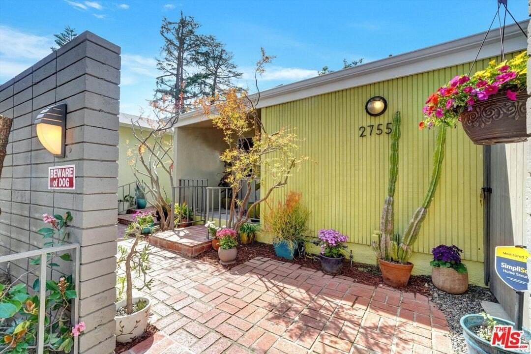 2755 Carmar Drive - Photo 7 of 50