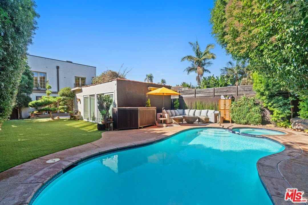 1954 Federal Avenue - Photo 3 of 30