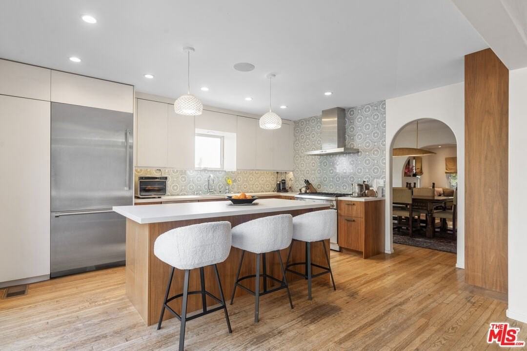 1954 Federal Avenue - Photo 7 of 30