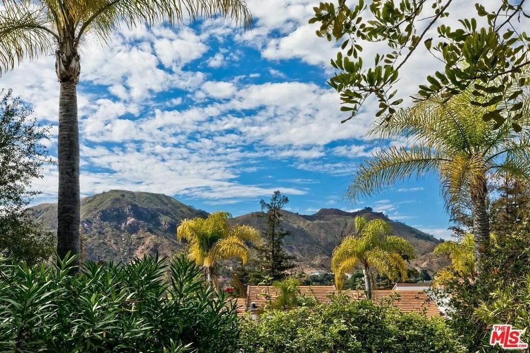 17171 Palisades Circle - Photo 3 of 29