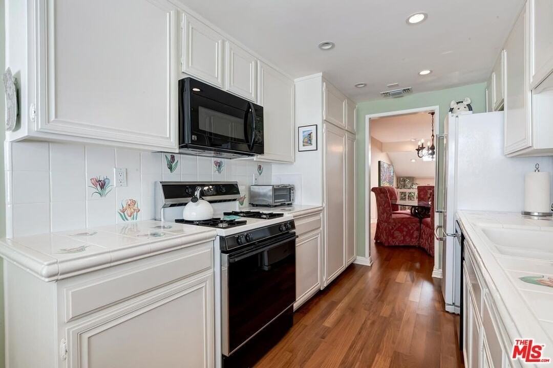 17171 Palisades Circle - Photo 7 of 29