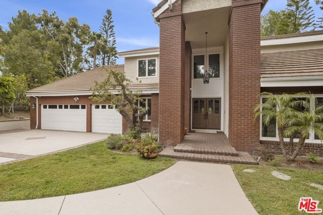 4055 Nogales Drive - Photo 5 of 29