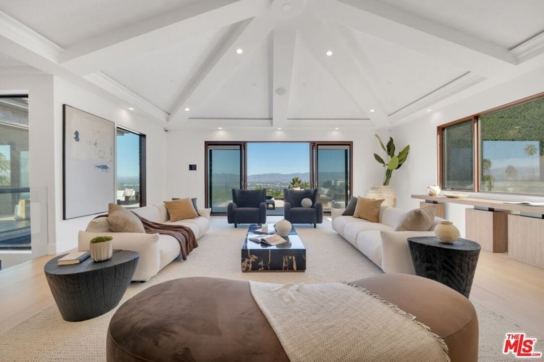 3116 Elvido Drive - Photo 4 of 50