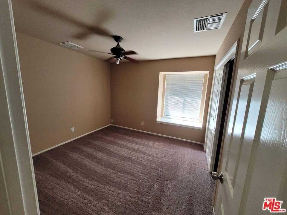 9825 Sally Avenue - Photo 7 of 13