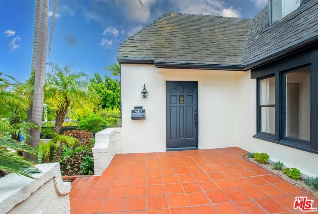 449 S Citrus Ave - Photo 4 of 28