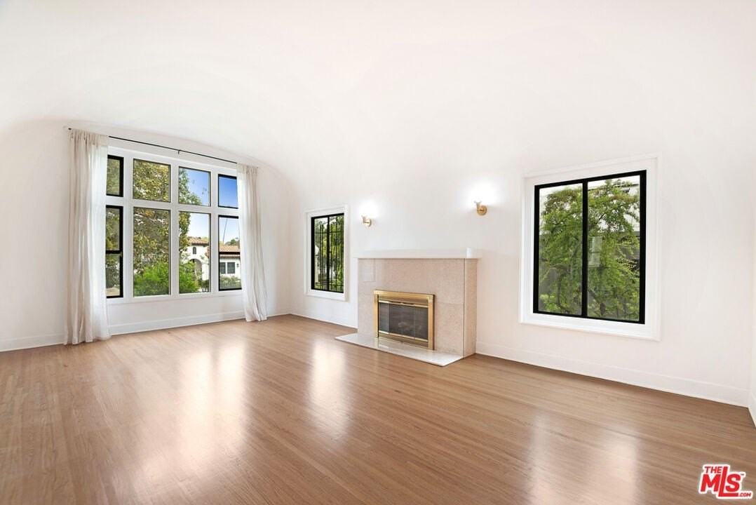 449 S Citrus Ave - Photo 7 of 28