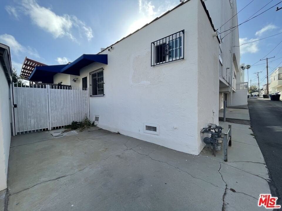 1141 24th Street - Photo 4 of 25