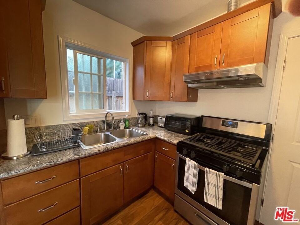 1141 24th Street - Photo 5 of 25