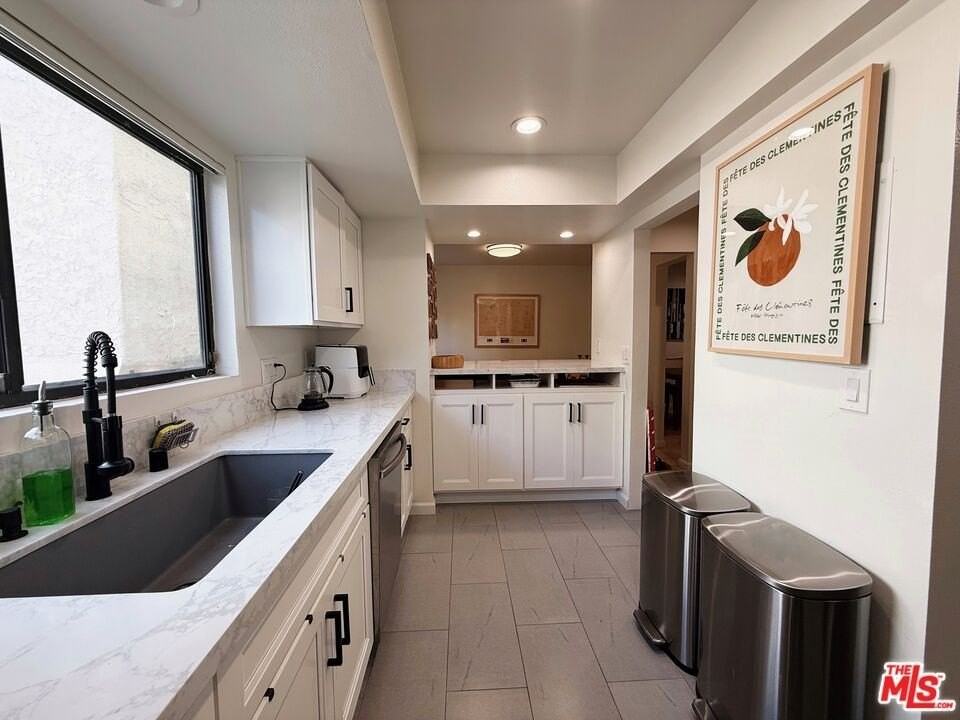 1224 South Saltair Avenue #4 - Photo 5 of 15