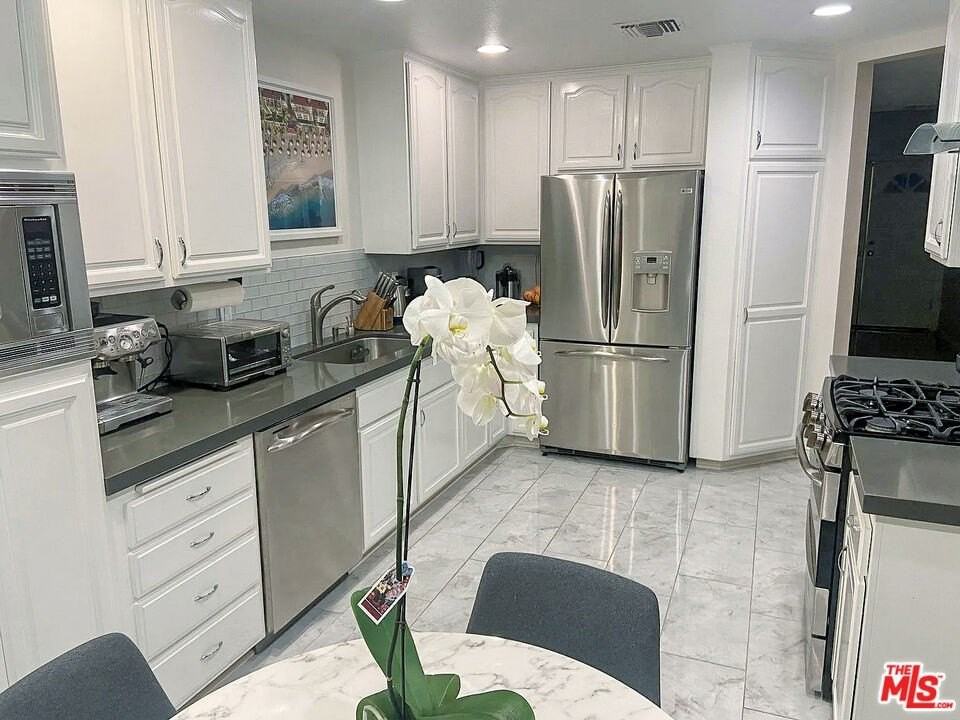 5200 White Oak Avenue #36 - Photo 2 of 16