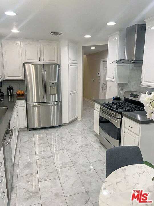 5200 White Oak Avenue #36 - Photo 3 of 16