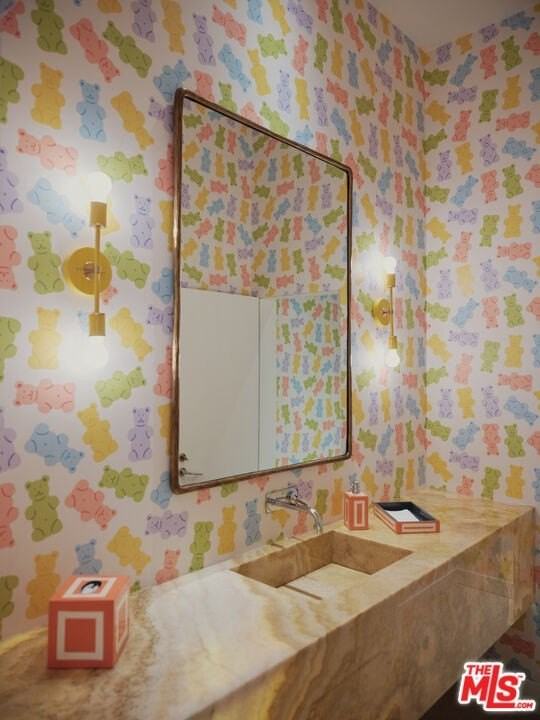 661 Doheny Road - Photo 5 of 28