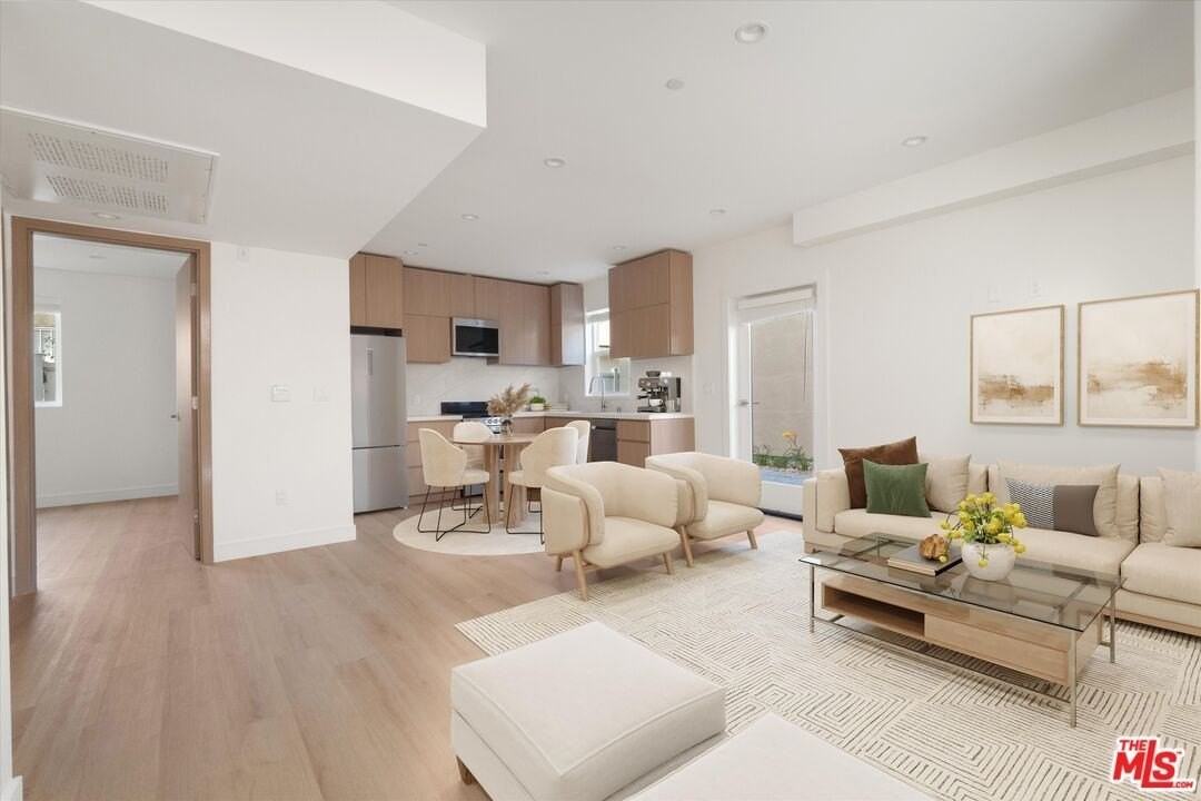 15211 Morrison Street - Photo 3 of 16