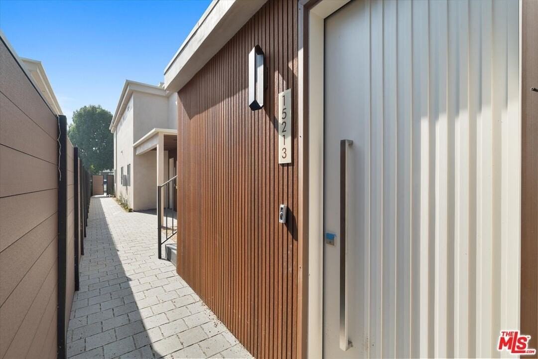 15213 Morrison Street - Photo 2 of 15