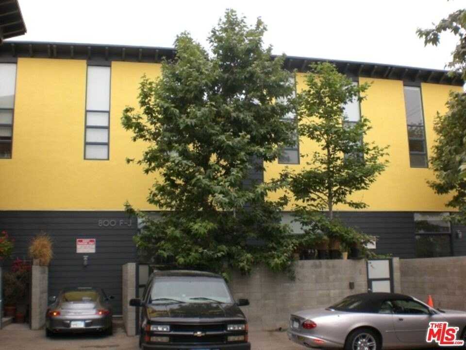 800 Hampton Drive #H - Photo 2 of 15