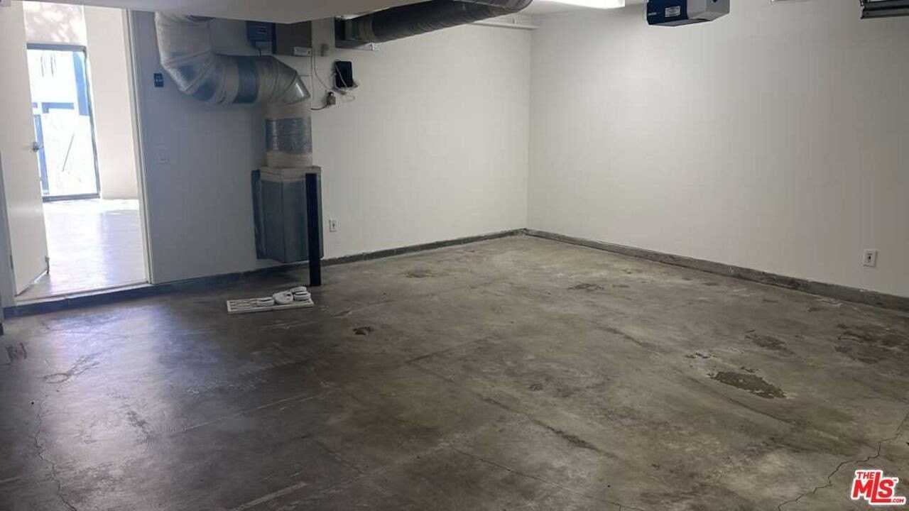 800 Hampton Drive #H - Photo 6 of 15