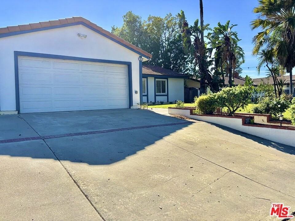 16312 Itasca Street - Photo 3 of 39