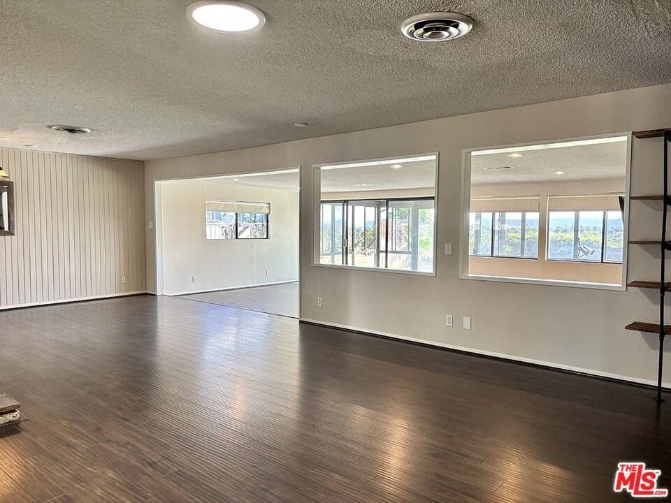 16312 Itasca Street - Photo 4 of 39