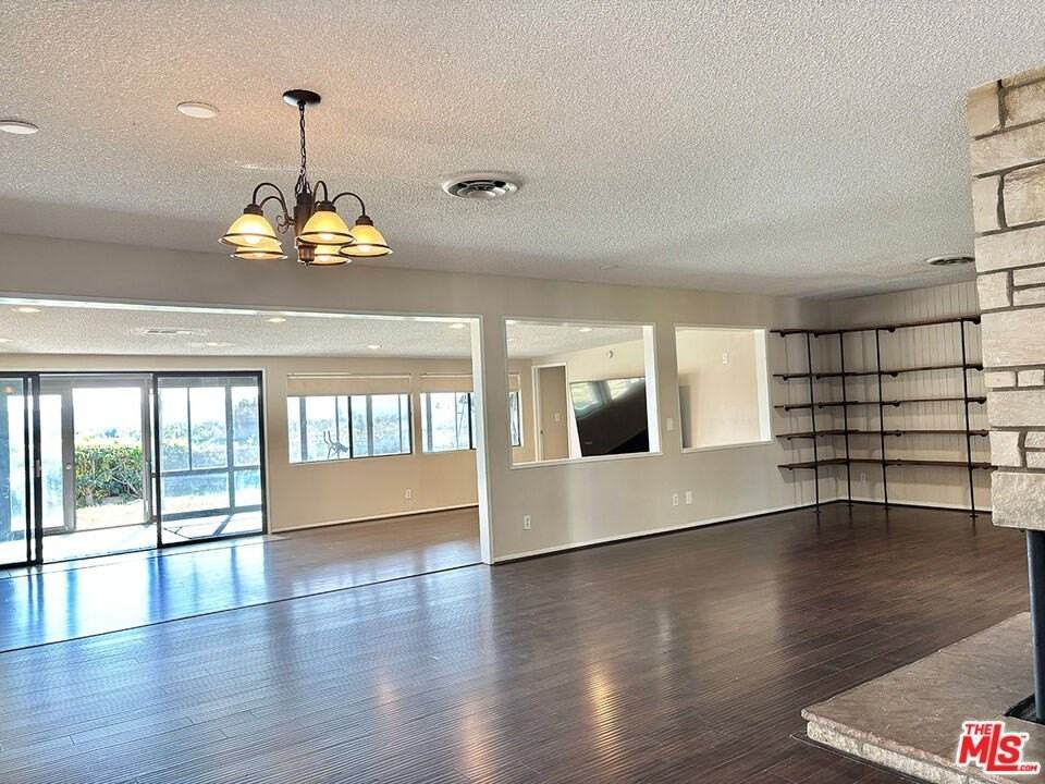 16312 Itasca Street - Photo 6 of 39