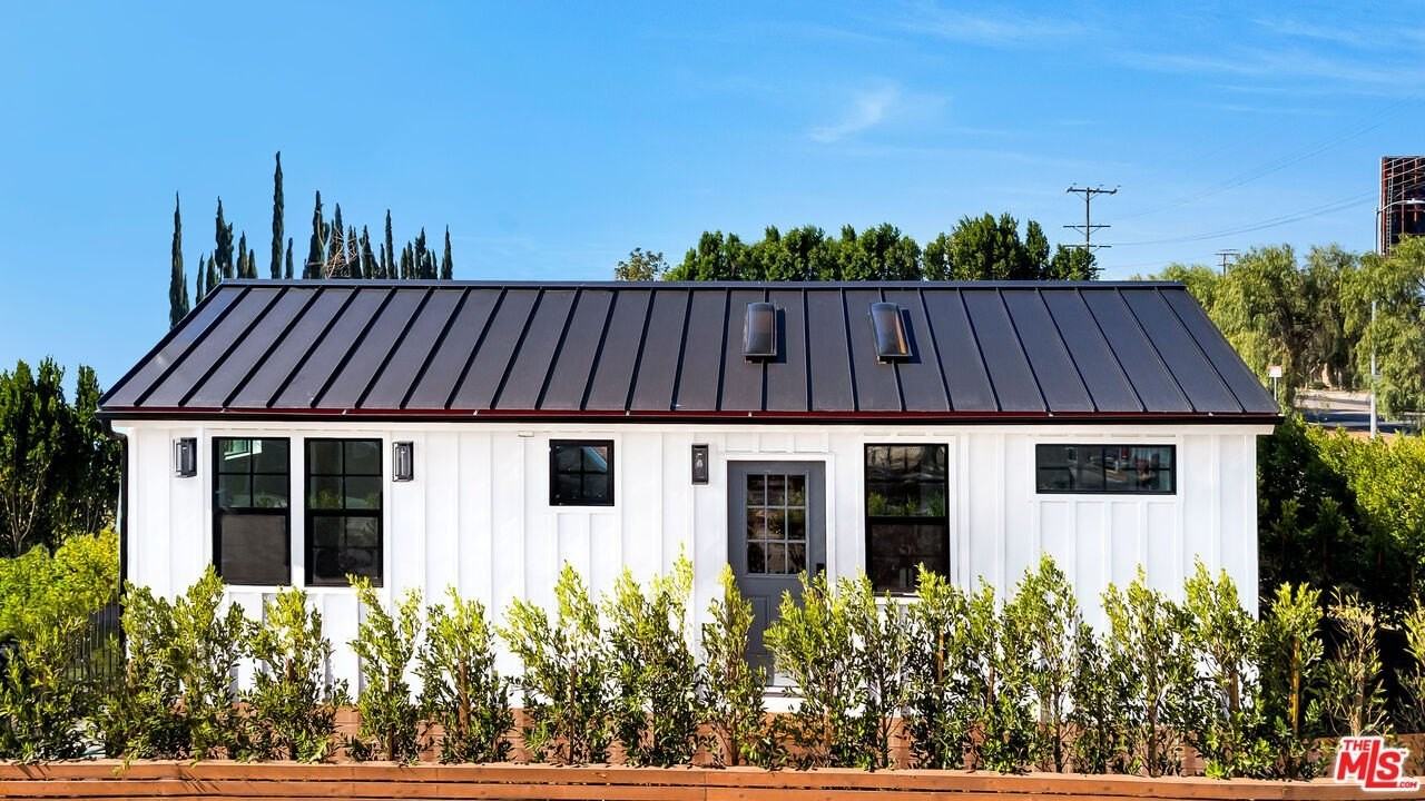 6761 Case Avenue - Photo 3 of 12