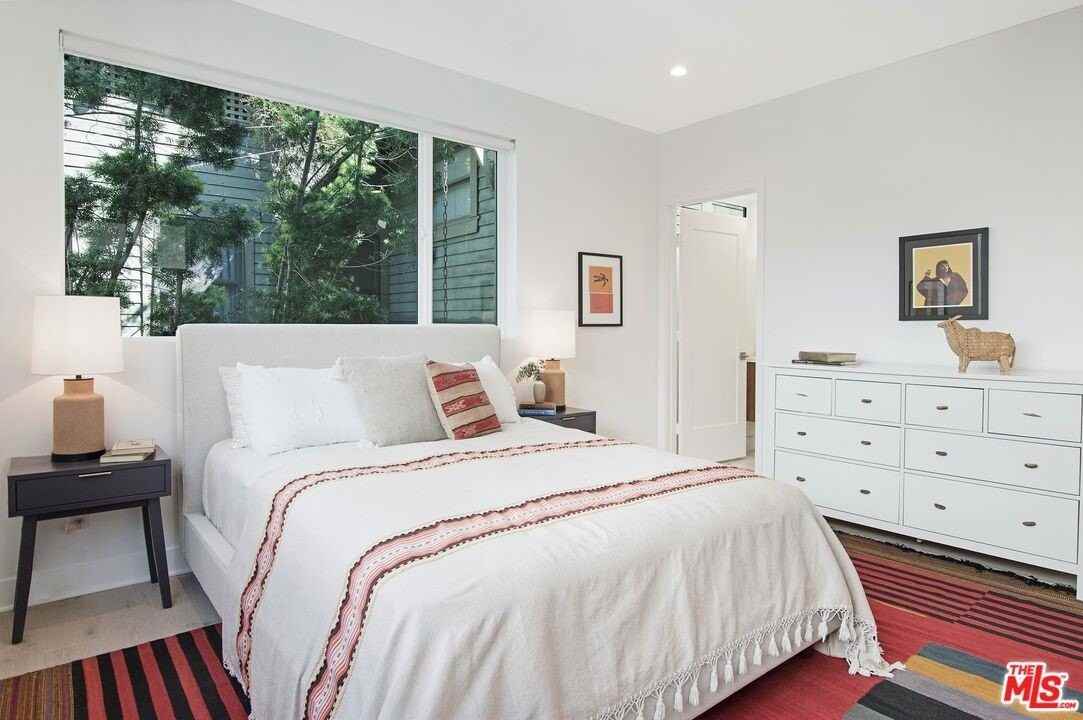 857 Hyperion Avenue - Photo 7 of 25