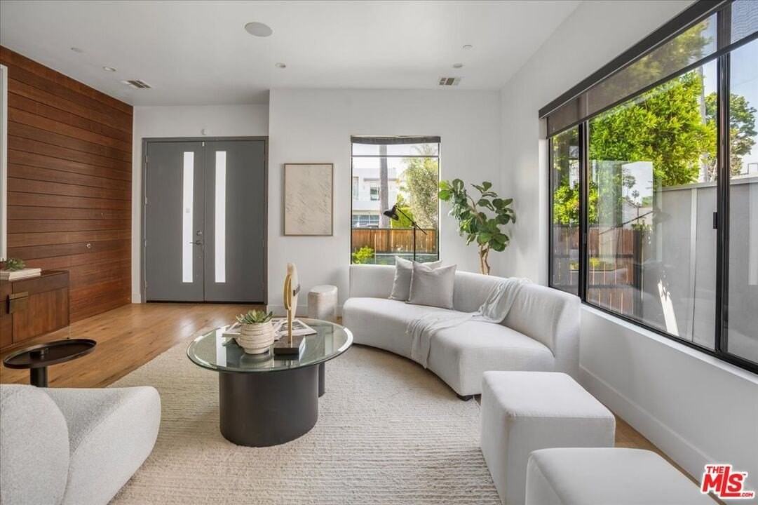 616 North Fuller Avenue - Photo 2 of 50