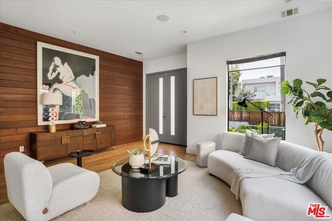 616 North Fuller Avenue - Photo 3 of 50