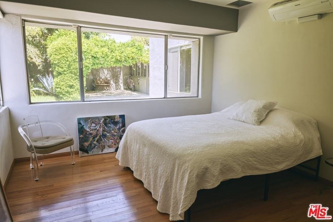 423 West Ellis Avenue - Photo 7 of 14