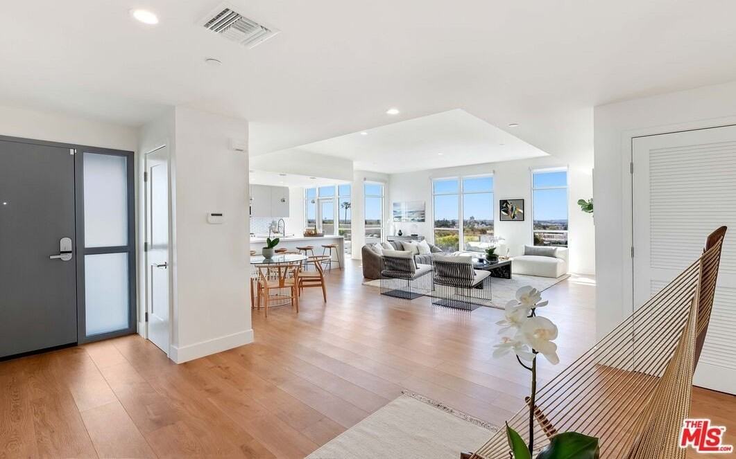 8017 8017 W NORTON Ave unit: Ph3 #PH3 - Photo 2 of 23