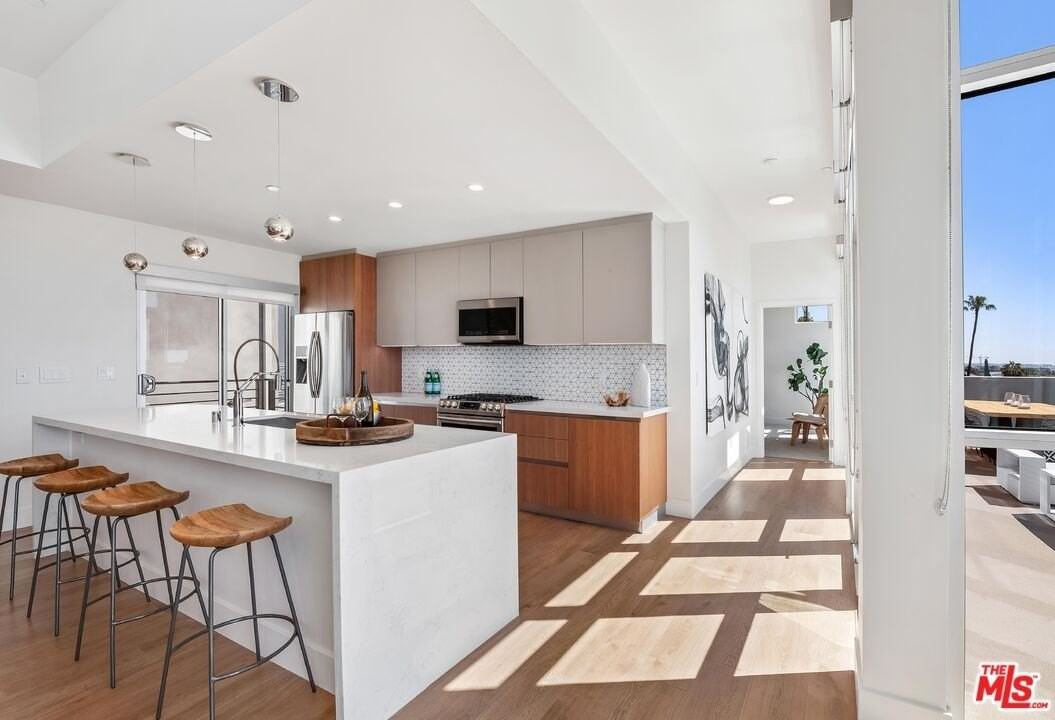 8017 8017 W NORTON Ave unit: Ph3 #PH3 - Photo 6 of 23