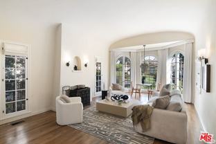 131 South Martel Avenue - Photo 1 of 1