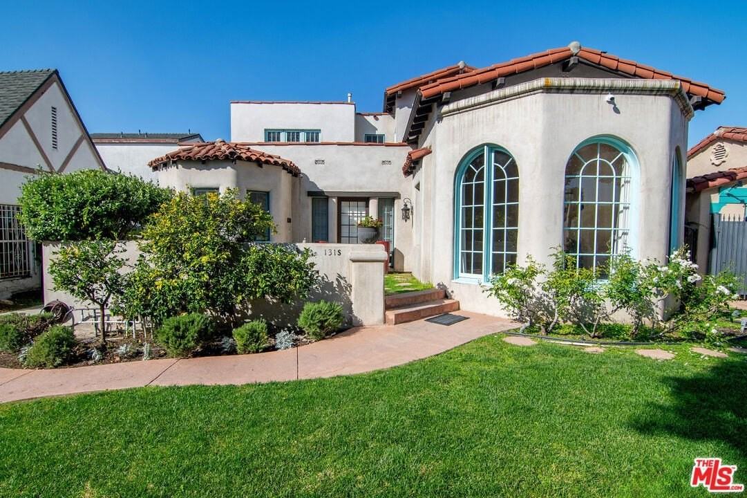 131 South Martel Avenue - Photo 2 of 50