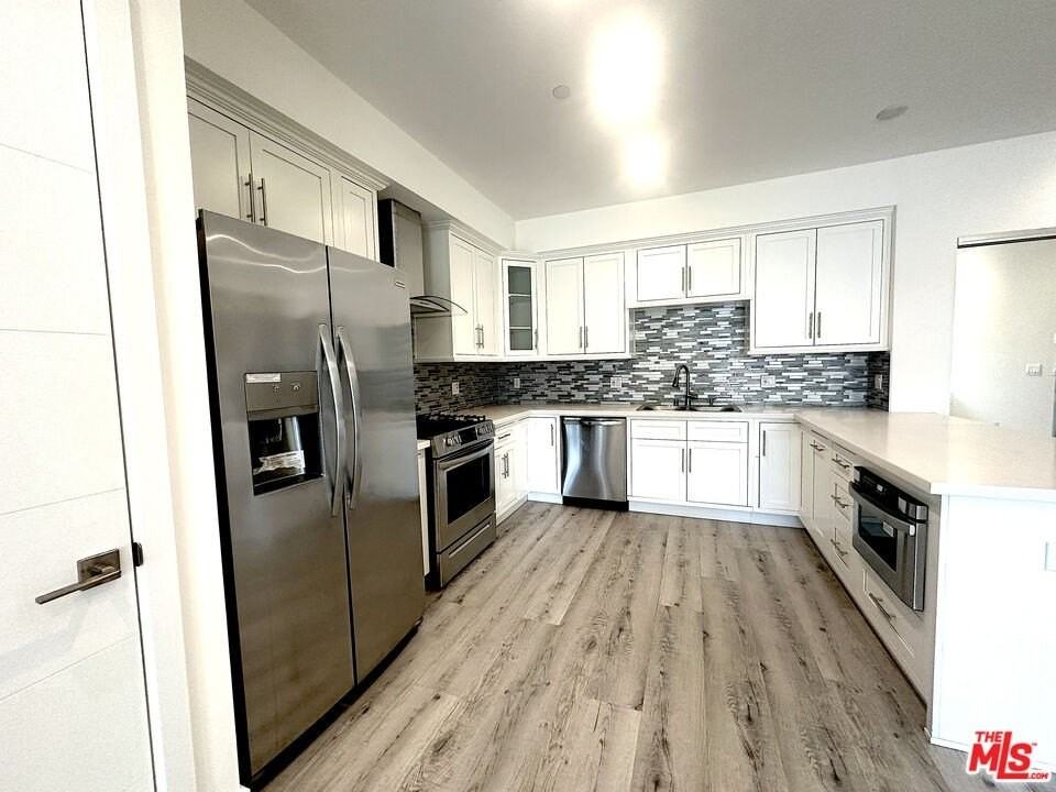 1249 South Holt Avenue #202 - Photo 5 of 30