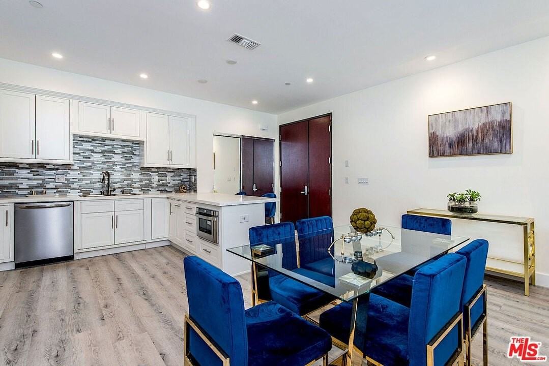 1249 South Holt Avenue #202 - Photo 7 of 30