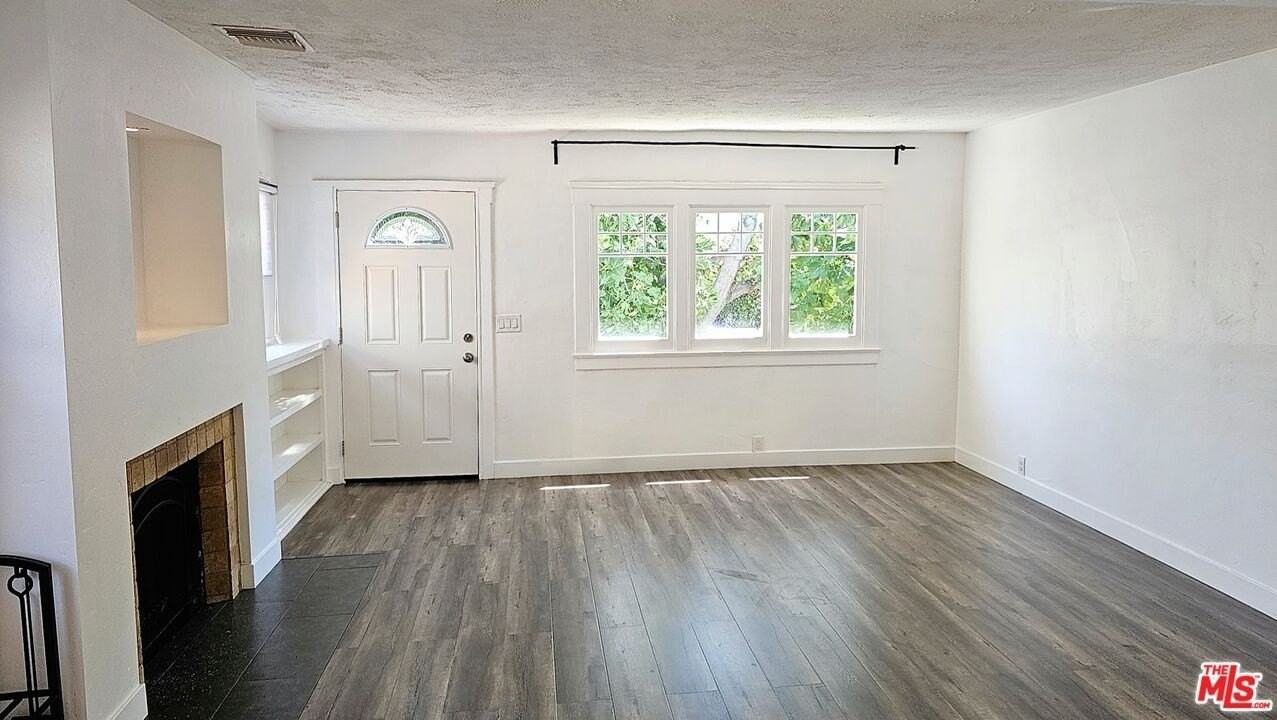 1209 North Genesee Avenue - Photo 4 of 16