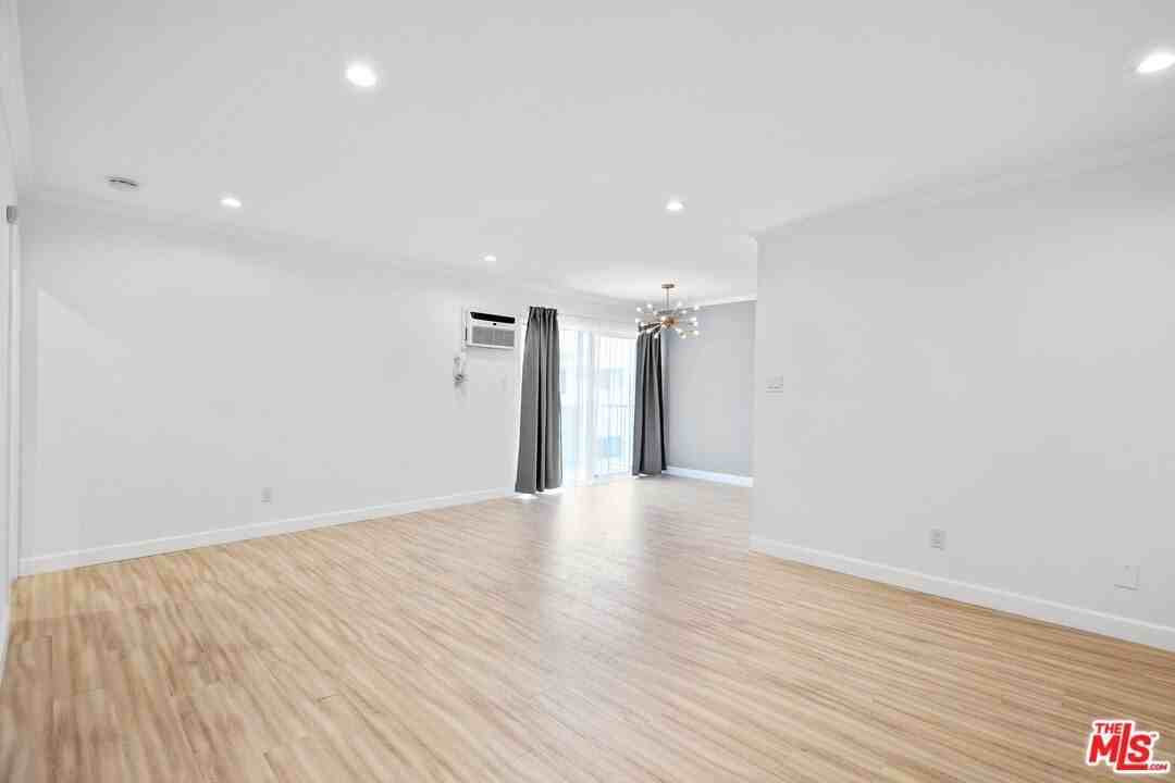 960 Larrabee Street #214 - Photo 6 of 24