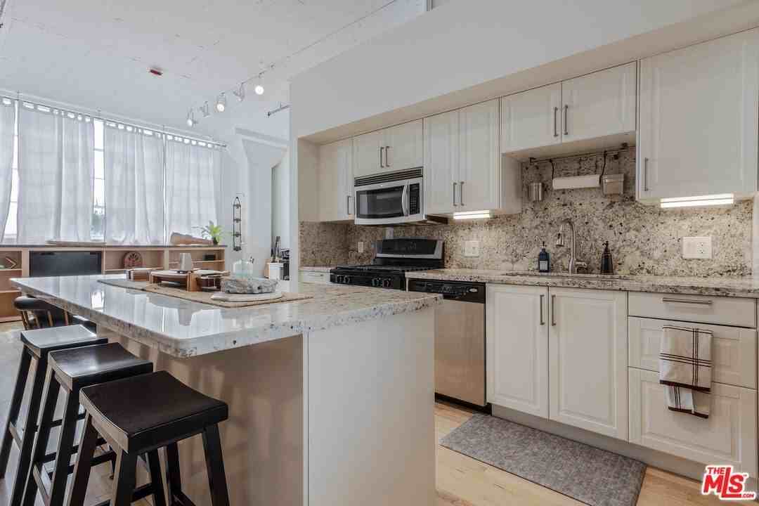 420 South San Pedro Street #423 - Photo 2 of 26