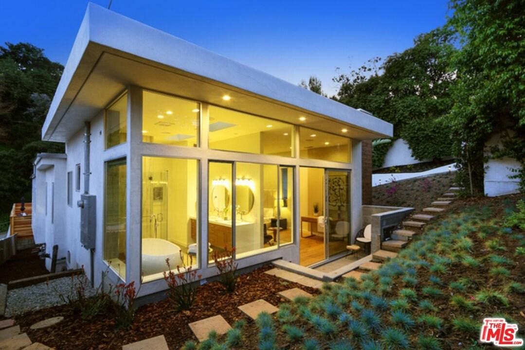 10486 Sandall Ln - Photo 4 of 33