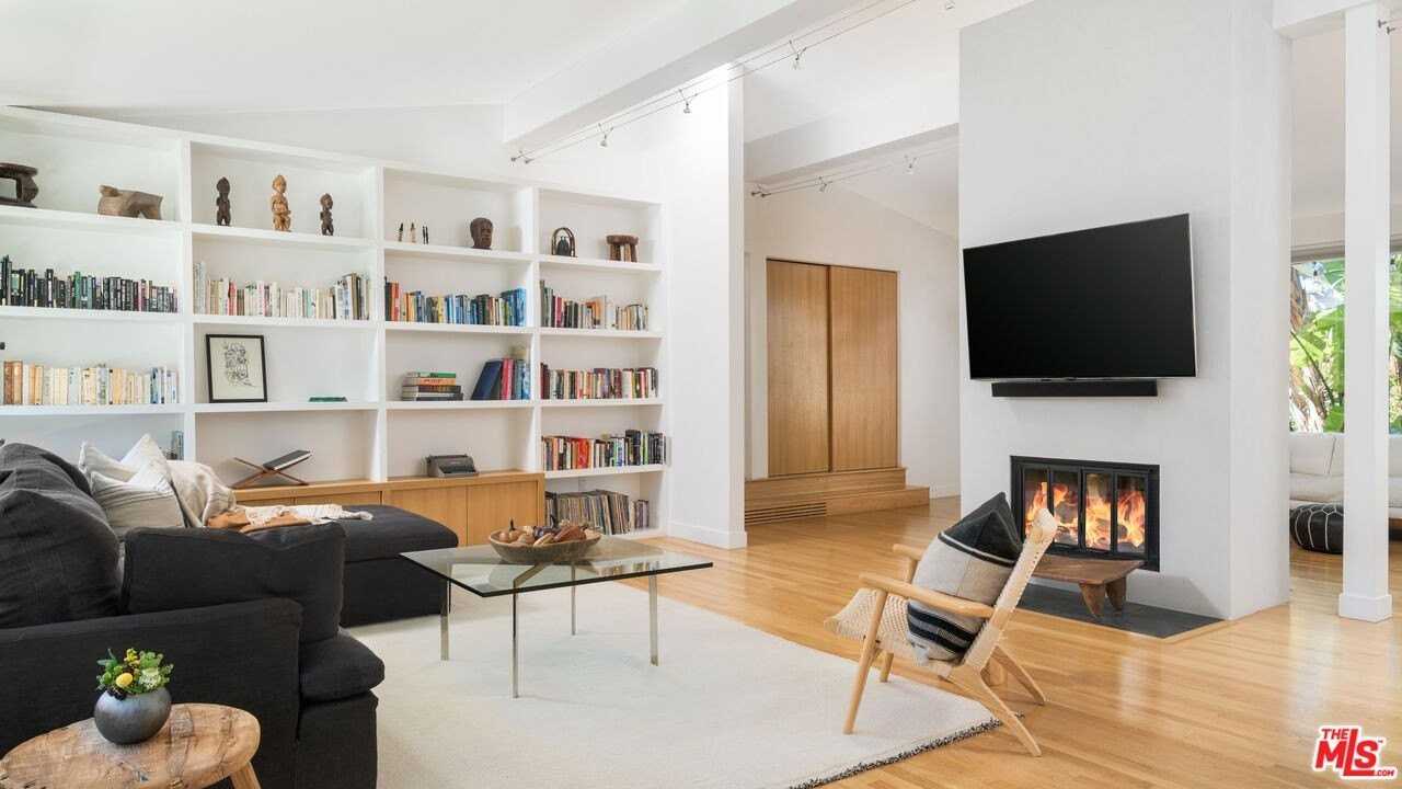 6750 Fernhill Drive - Photo 4 of 20