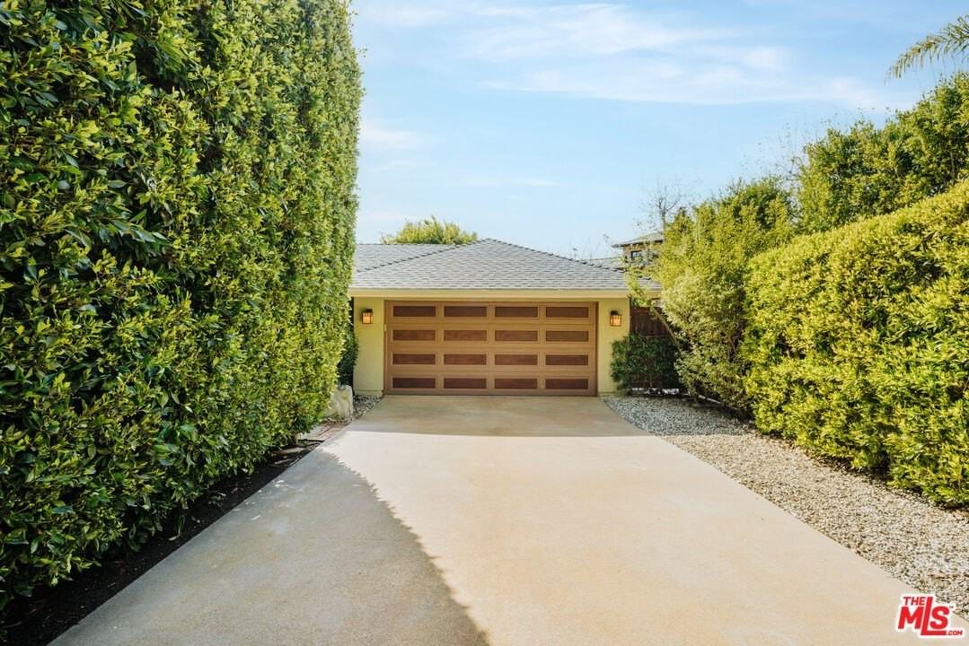 6945 Whitesands Place - Photo 4 of 29