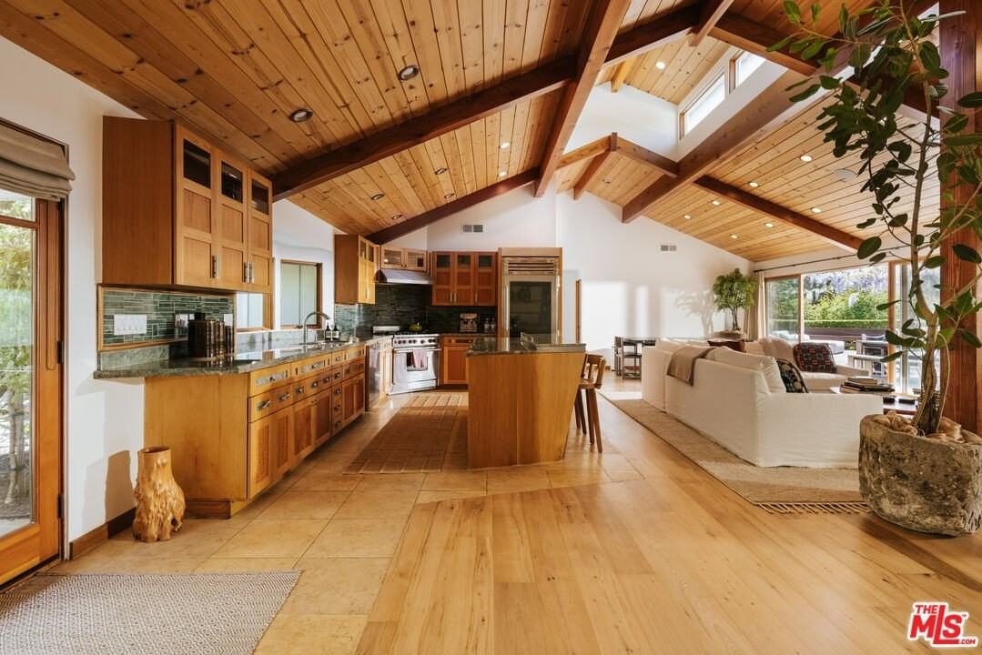 6945 Whitesands Place - Photo 5 of 29