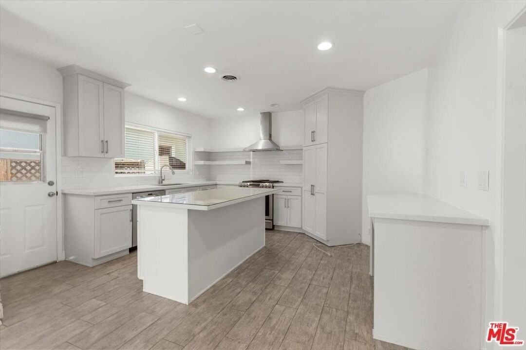 262 Macdonald St - Photo 4 of 26