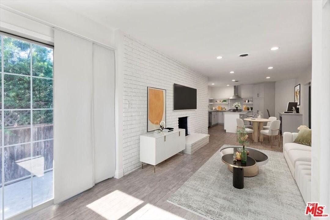 262 Macdonald St - Photo 7 of 26