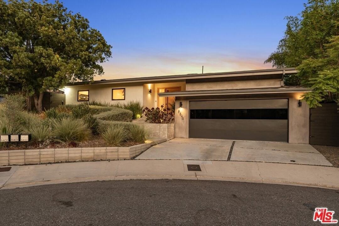 8400 Edwin Dr - Photo 4 of 46