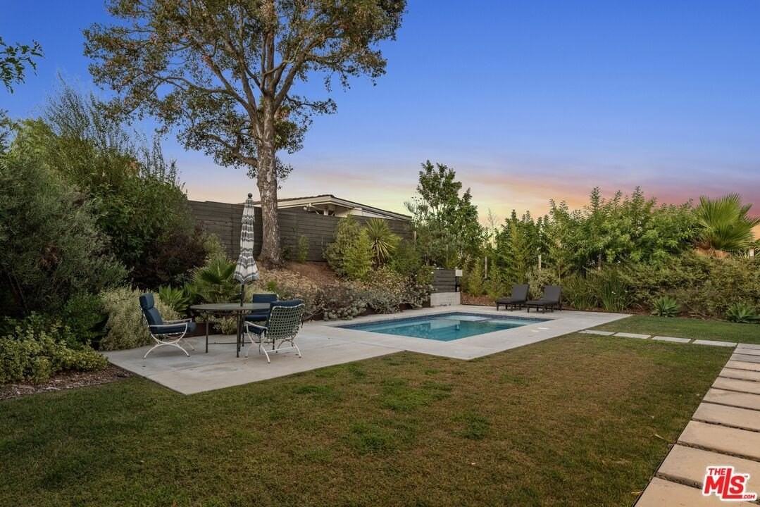 8400 Edwin Dr - Photo 5 of 46