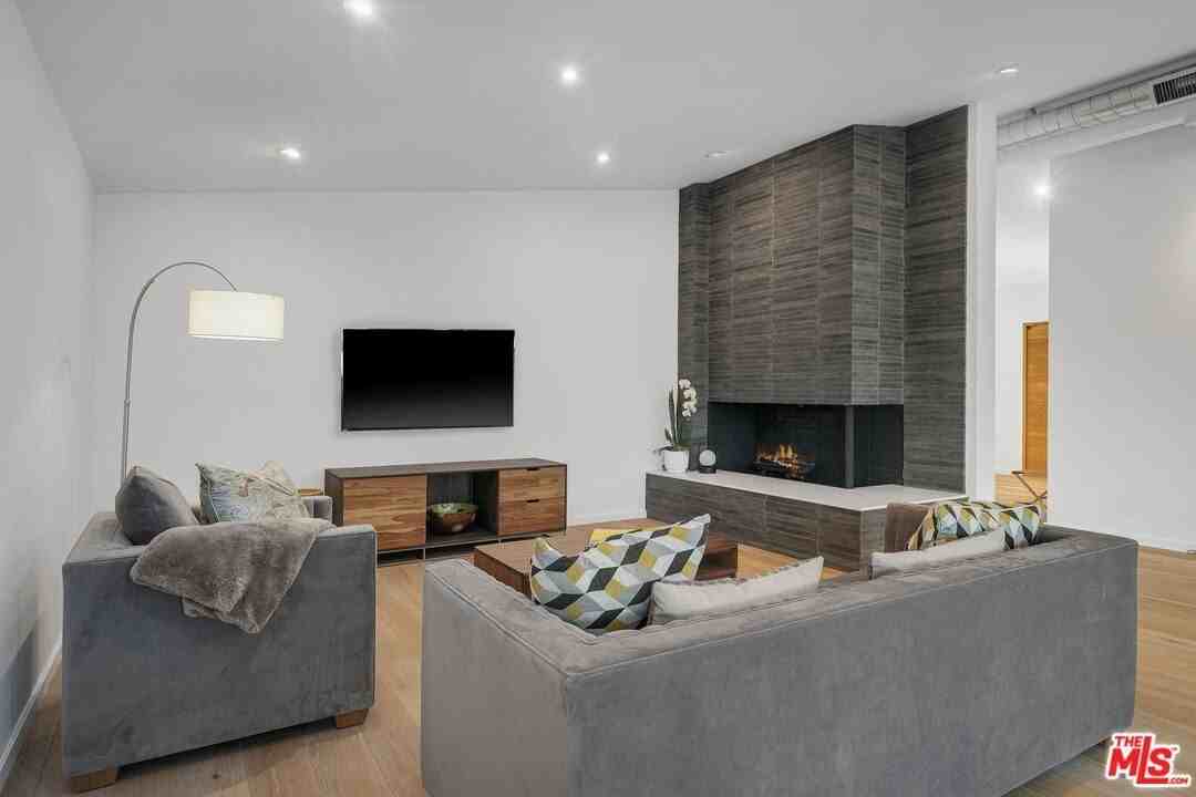 8400 Edwin Dr - Photo 7 of 46